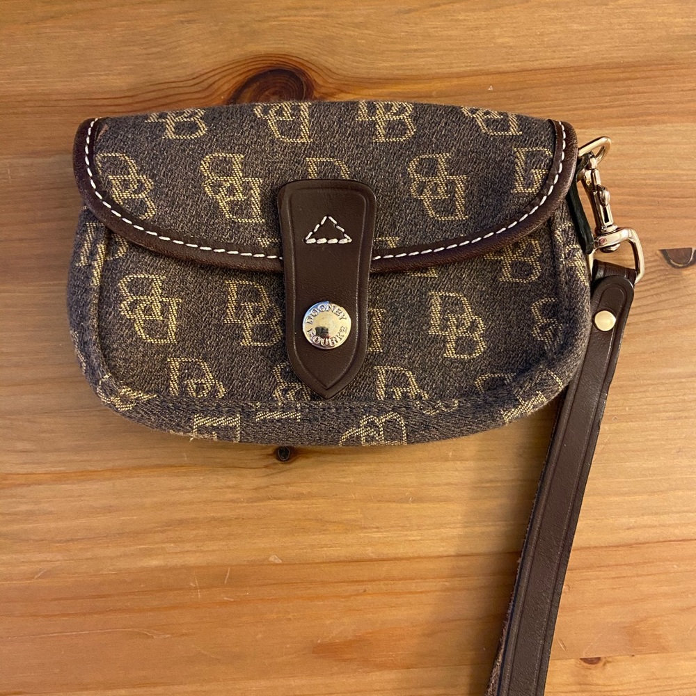 Dooney & Bourke Button Wristlet